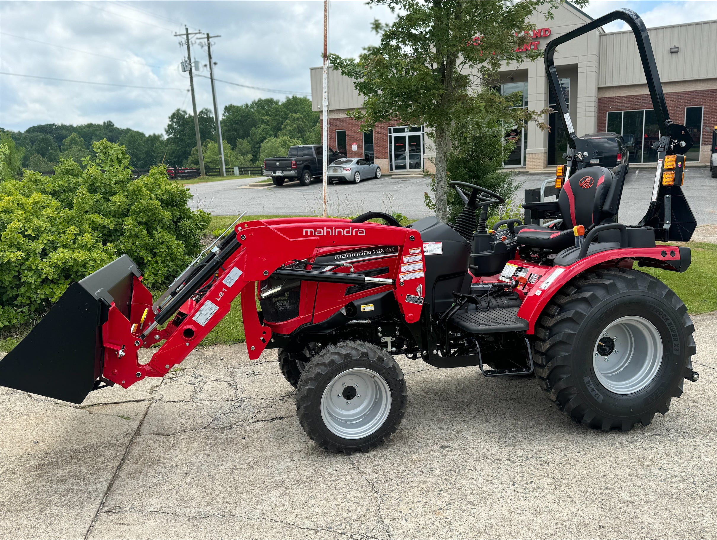 2024 Mahindra 2126 HST