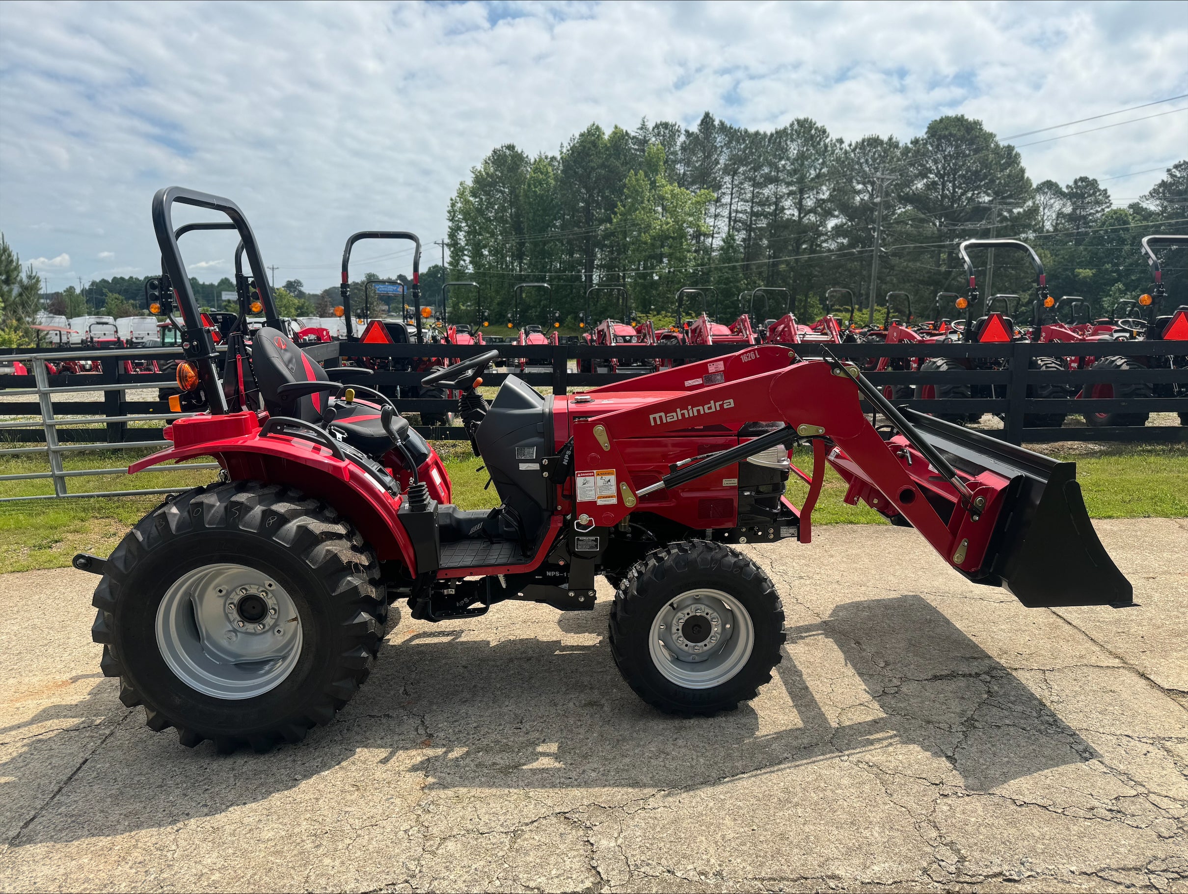 2024 Mahindra 1626 HST