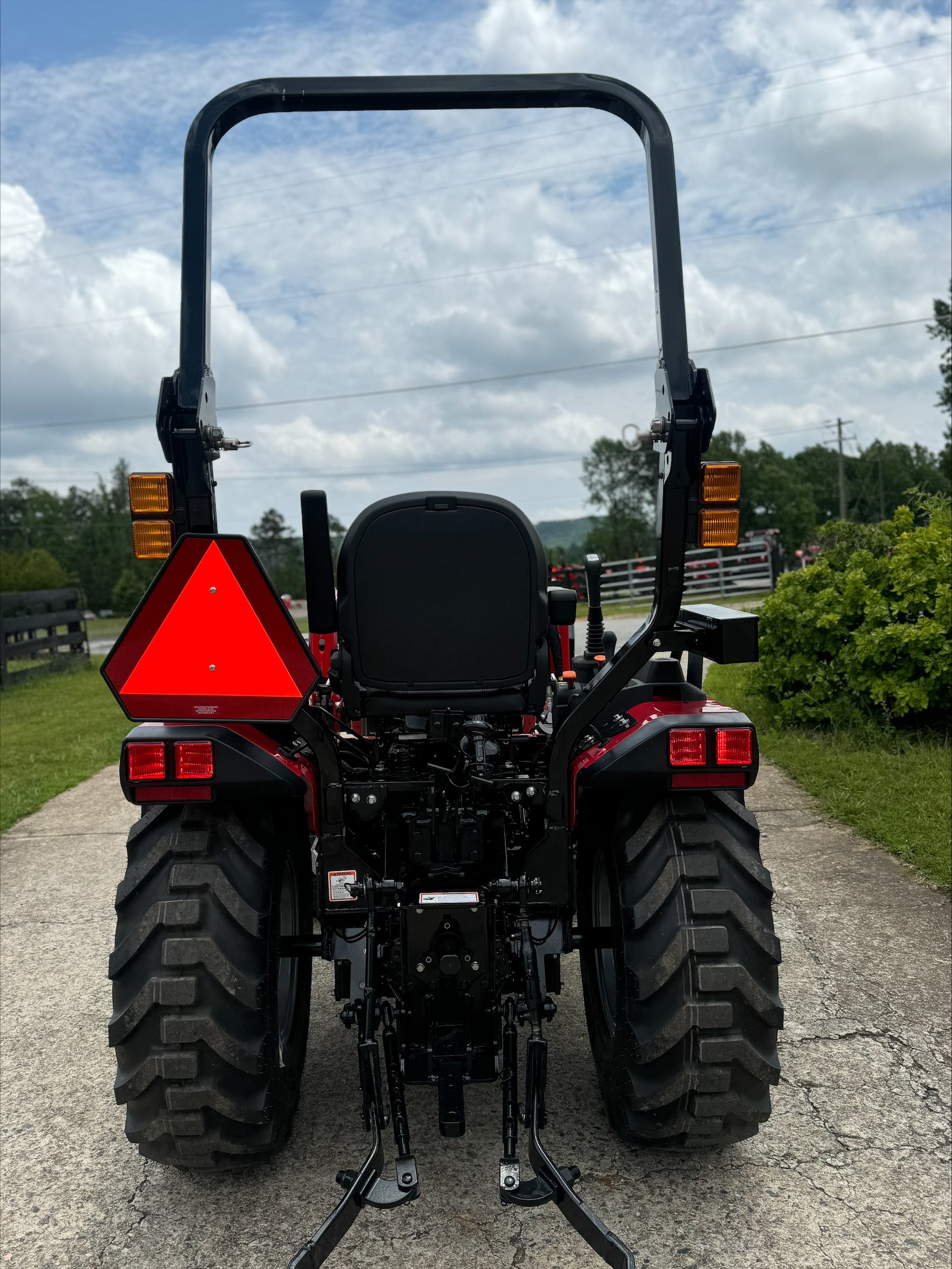 2024 Mahindra 2126 HST