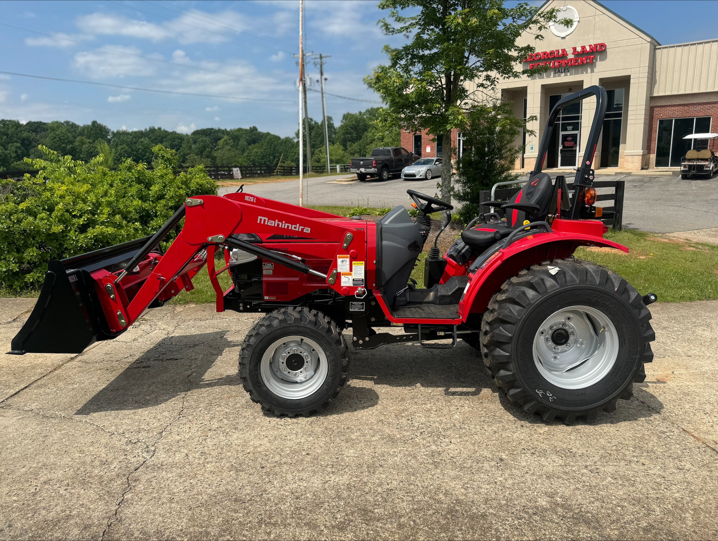 2024 Mahindra 1626 HST