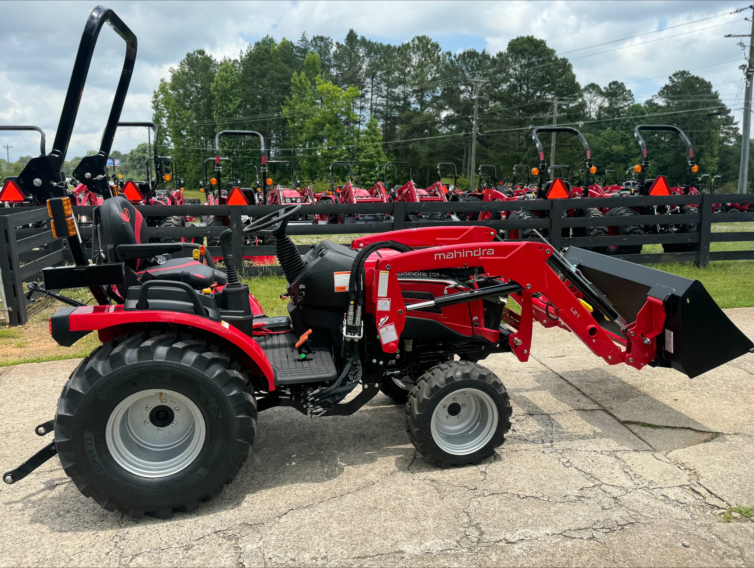 2024 Mahindra 2126 HST