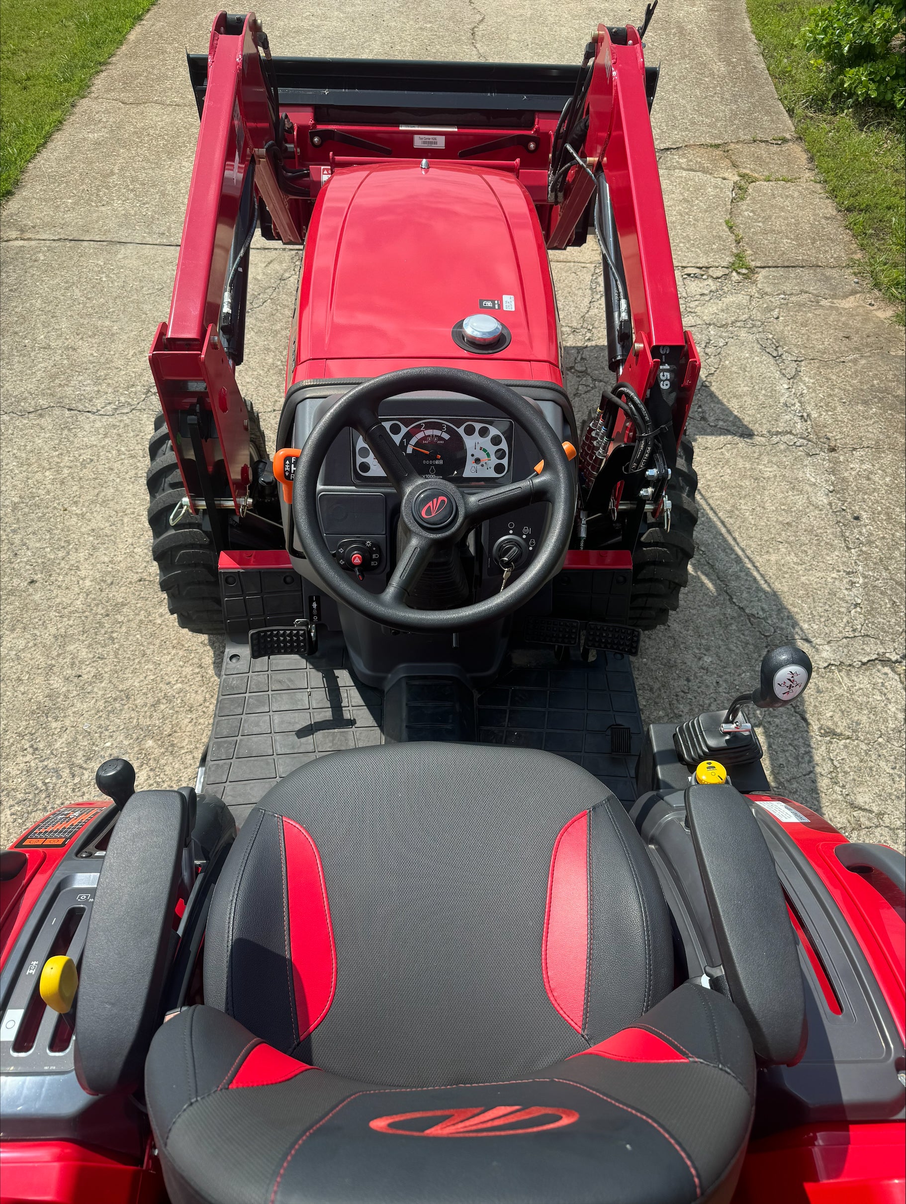 2024 Mahindra 1626