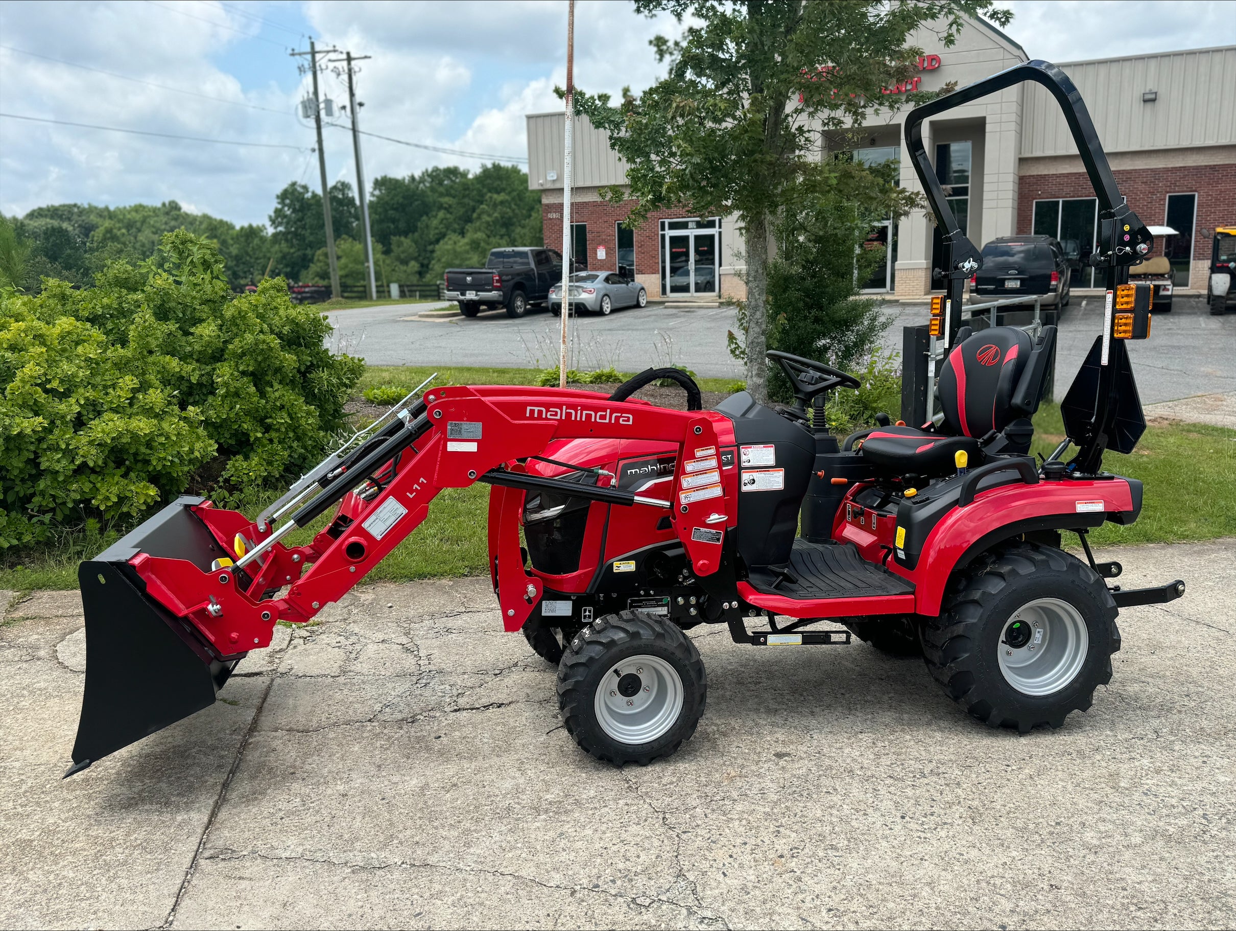 2024 Mahindra 1126 HST