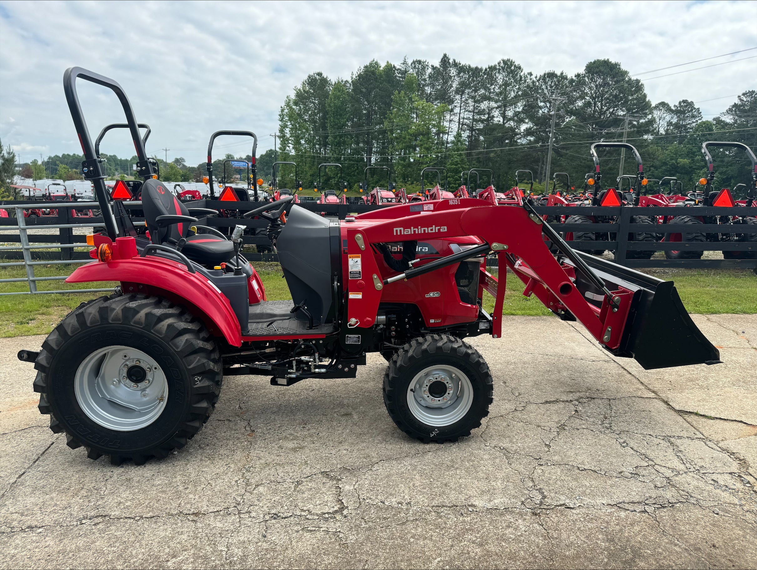 2024 Mahindra 1635