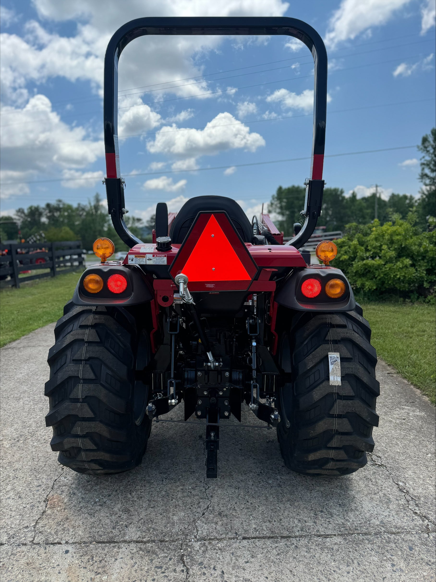 2024 Mahindra 2638 HST